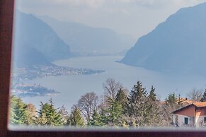 Family Villa with Stunning Lake View