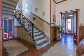 Family Villa with Stunning Lake View