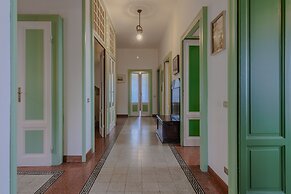 Family Villa with Stunning Lake View