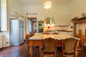 Family Villa with Stunning Lake View