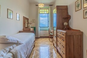 Family Villa with Stunning Lake View