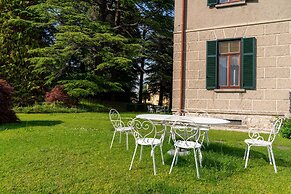 Family Villa with Stunning Lake View