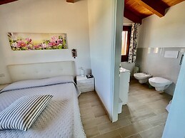 Villa Fiori with pool by Wonderful Italy