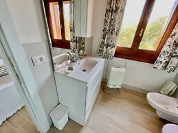 Villa Fiori with pool by Wonderful Italy