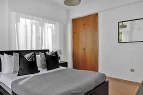 Phaedrus Living: Romanou Modern City Center Flat