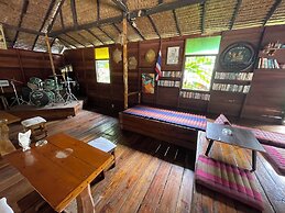 Vanara Bungalows & Restaurant