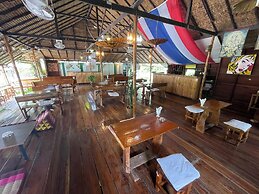 Vanara Bungalows & Restaurant