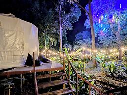 Vanara Bungalows & Restaurant