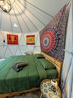 Vanara Bungalows & Restaurant