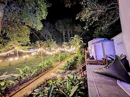 Vanara Bungalows & Restaurant