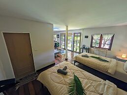 Vanara Bungalows & Restaurant