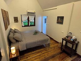 Vanara Bungalows & Restaurant