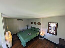 Vanara Bungalows & Restaurant