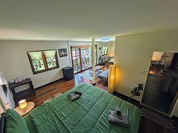 Vanara Bungalows & Restaurant