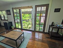 Vanara Bungalows & Restaurant