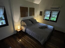 Vanara Bungalows & Restaurant