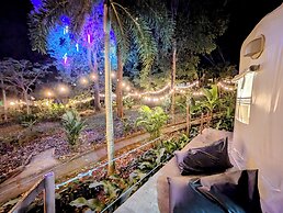 Vanara Bungalows & Restaurant