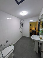 Vanara Bungalows & Restaurant