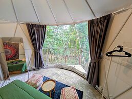 Vanara Bungalows & Restaurant