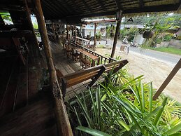 Vanara Bungalows & Restaurant