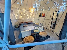 Vanara Bungalows & Restaurant