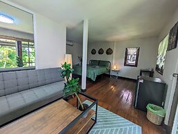 Vanara Bungalows & Restaurant