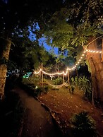 Vanara Bungalows & Restaurant