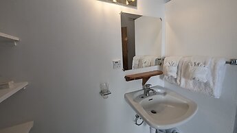 O.E. Management Anchorage Hotel