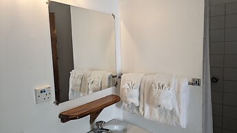 O.E. Management Anchorage Hotel