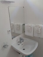 O.E. Management Anchorage Hotel