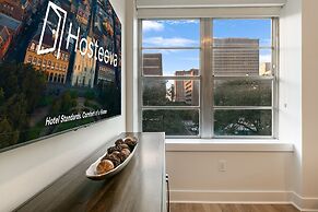 Spacious 4-Bed Condo steps from French Quarter