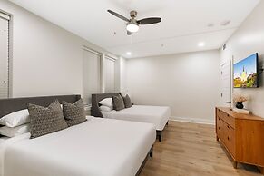 Spacious 4-Bed Condo steps from French Quarter