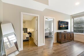 Spacious 4-Bed Condo steps from French Quarter