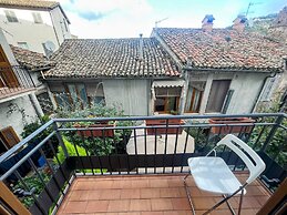 Elegant Apt - Spoleto A1 - Train Station 2 kms - Sleeps 6