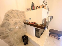 Elegant Apt - Spoleto A1 - Train Station 2 kms - Sleeps 6