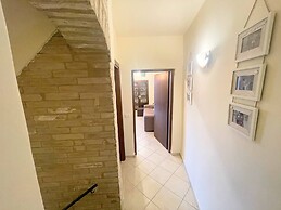 Elegant Apt - Spoleto A1 - Train Station 2 kms - Sleeps 6