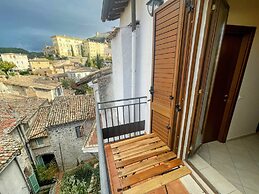 Elegant Apt - Spoleto A1 - Train Station 2 kms - Sleeps 6