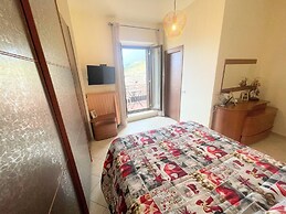 Elegant Apt - Spoleto A1 - Train Station 2 kms - Sleeps 6