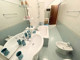 Elegant Apt - Spoleto A1 - Train Station 2 kms - Sleeps 6