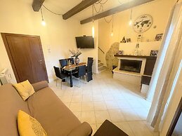 Elegant Apt - Spoleto A1 - Train Station 2 kms - Sleeps 6