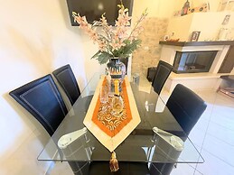 Elegant Apt - Spoleto A1 - Train Station 2 kms - Sleeps 6