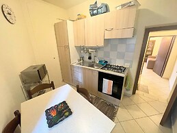 Elegant Apt - Spoleto A1 - Train Station 2 kms - Sleeps 6