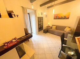 Elegant Apt - Spoleto A1 - Train Station 2 kms - Sleeps 6