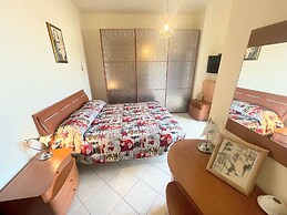 Elegant Apt - Spoleto A1 - Train Station 2 kms - Sleeps 6