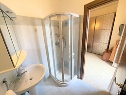 Elegant Apt - Spoleto A1 - Train Station 2 kms - Sleeps 6