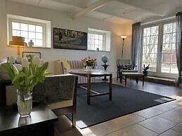 Lake View Apartment
