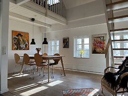 Lake View Apartment