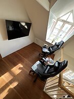 Lake View Apartment