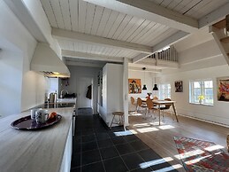 Lake View Apartment