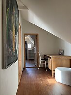 Lake View Apartment